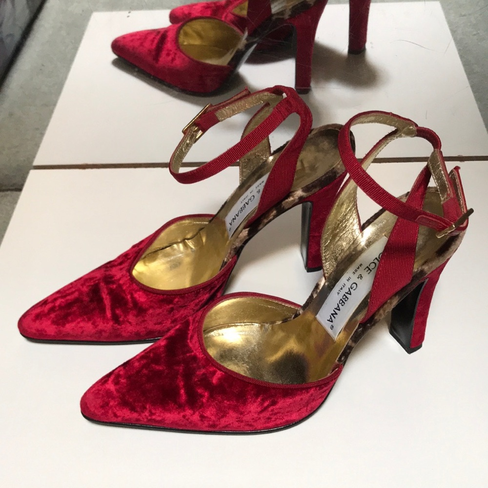 Vintage Dolce & Gabbana Red & Leopard Velvet, 7.5